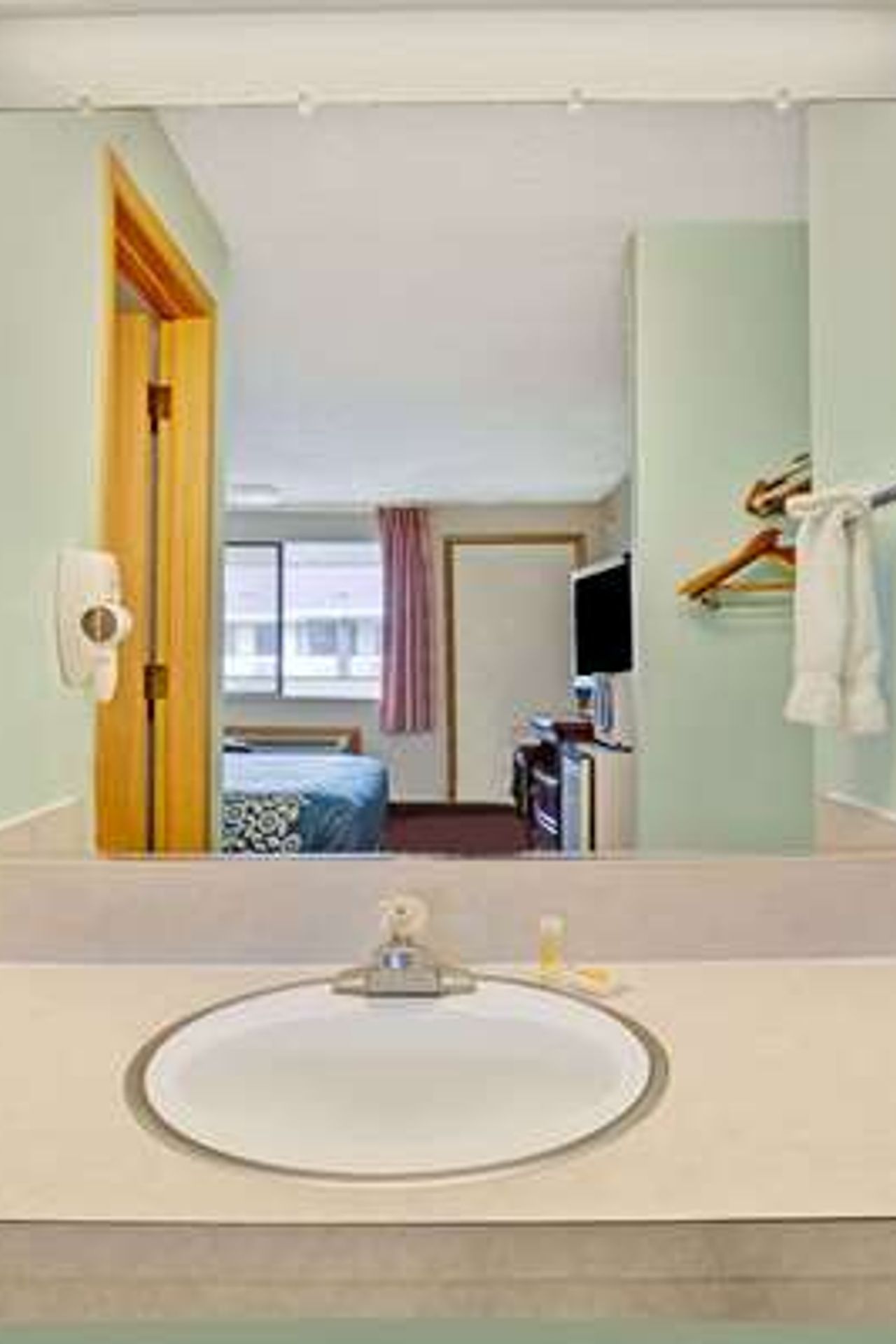 Photo of Days Inn by Wyndham Seattle South Tukwila