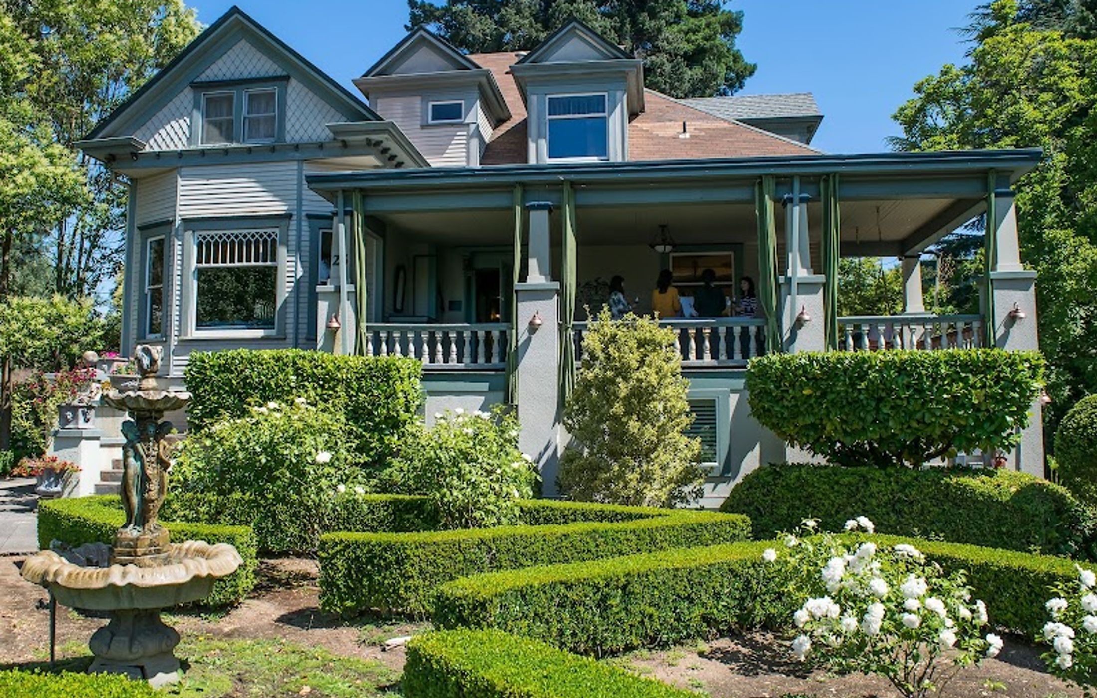 Calderwood Inn