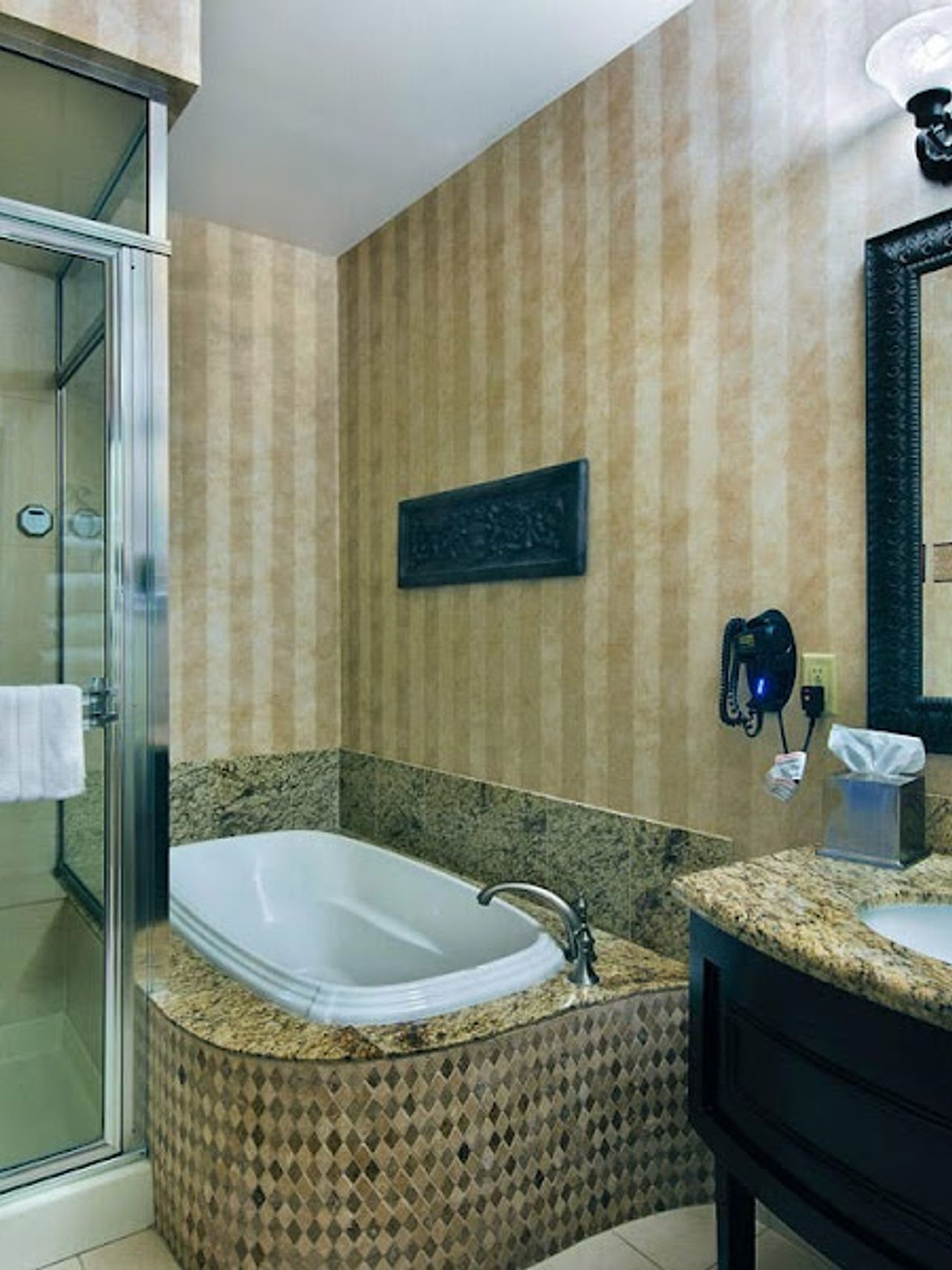 Photo of Oxford Suites Boise