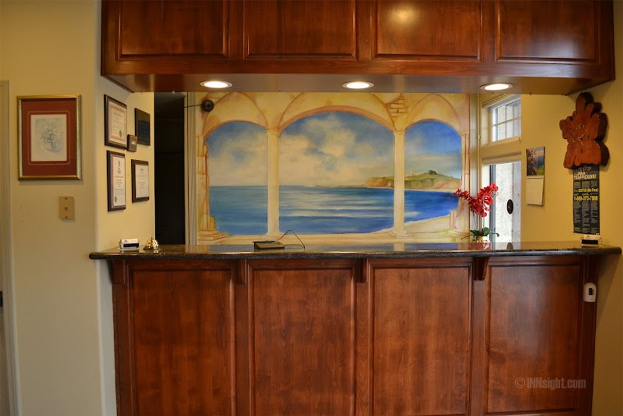 Photo of The Miramar Inn & Suites