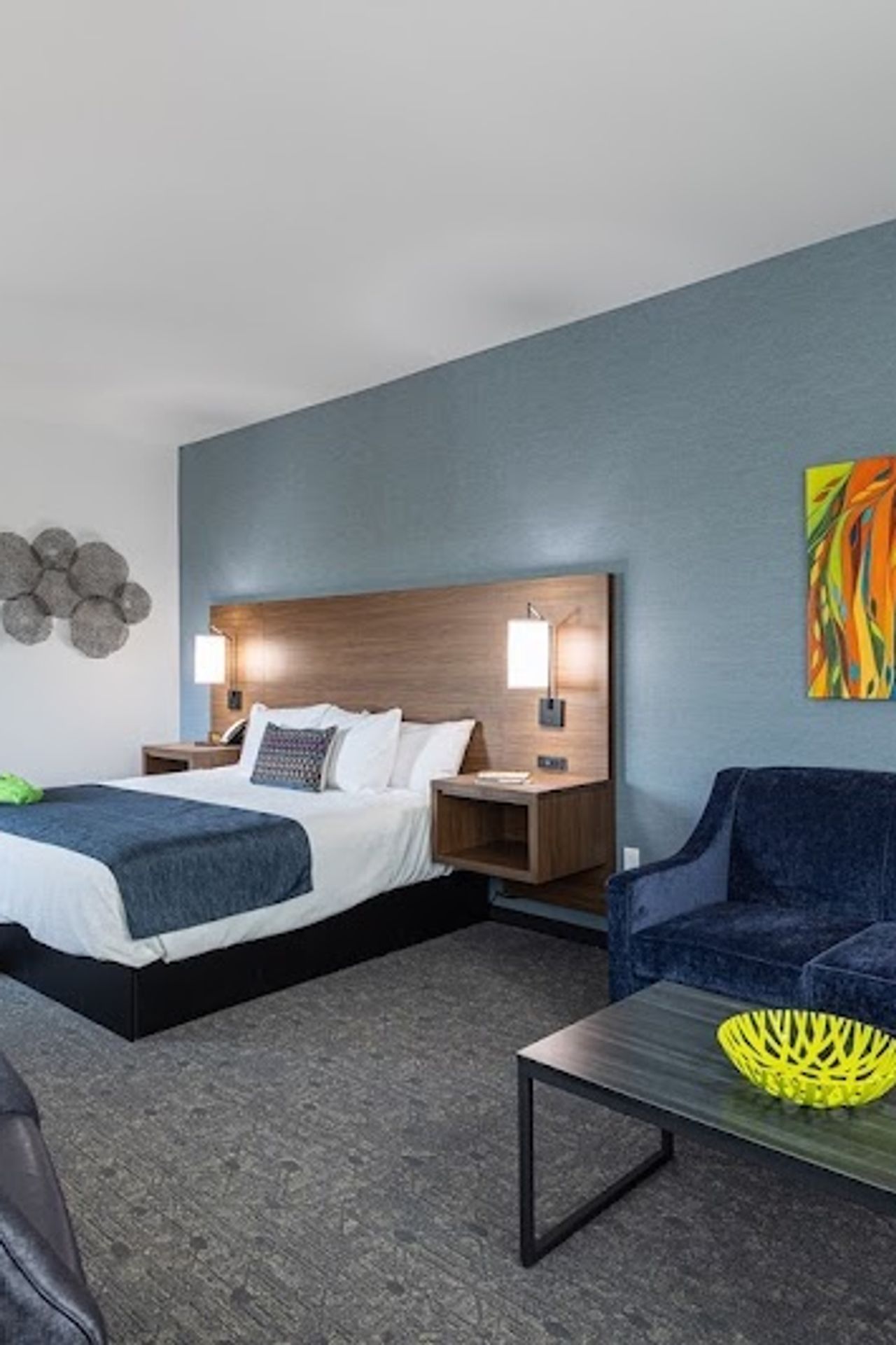 Photo of Hayward Inn - Room, King Bed, Living Area, Work Desk