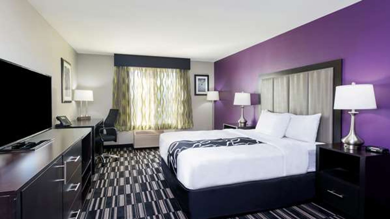 Photo of La Quinta Inn & Suites by Wyndham Fairfield - Napa Valley