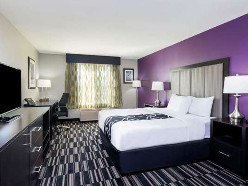 Photo of La Quinta Inn & Suites by Wyndham Fairfield - Napa Valley
