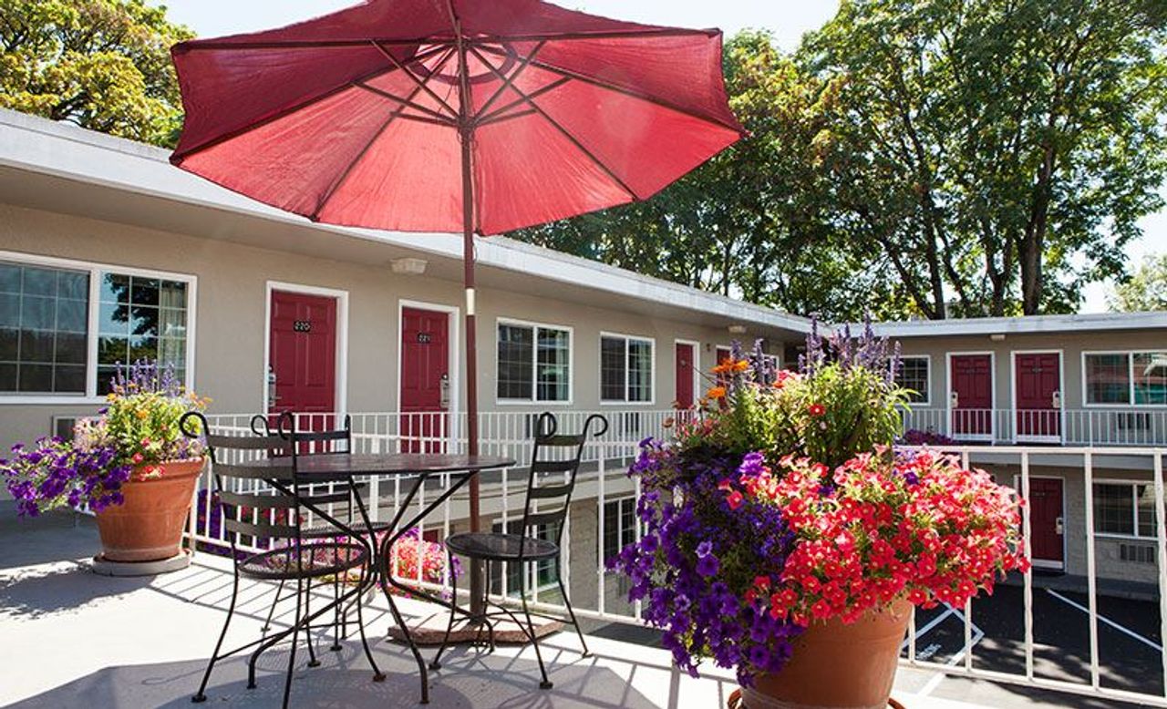 Photo of Campus Inn & Suites Eugene Downtown - Terrace