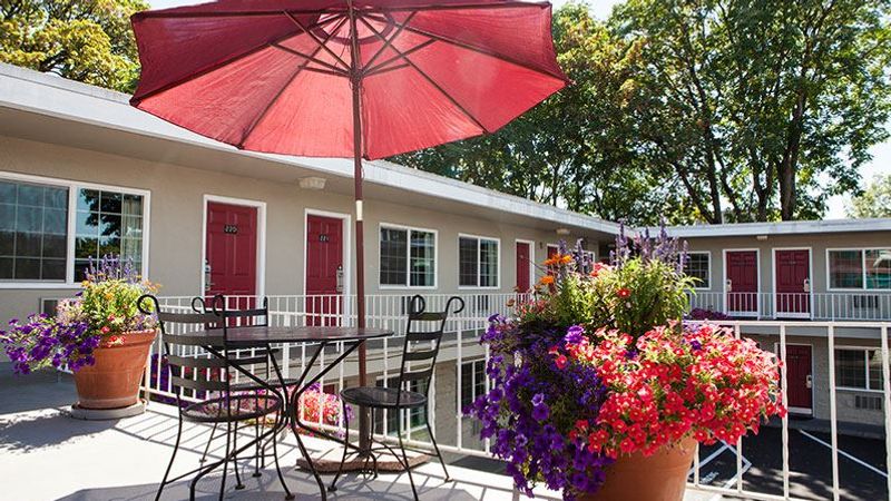 Photo of Campus Inn & Suites Eugene Downtown - Terrace