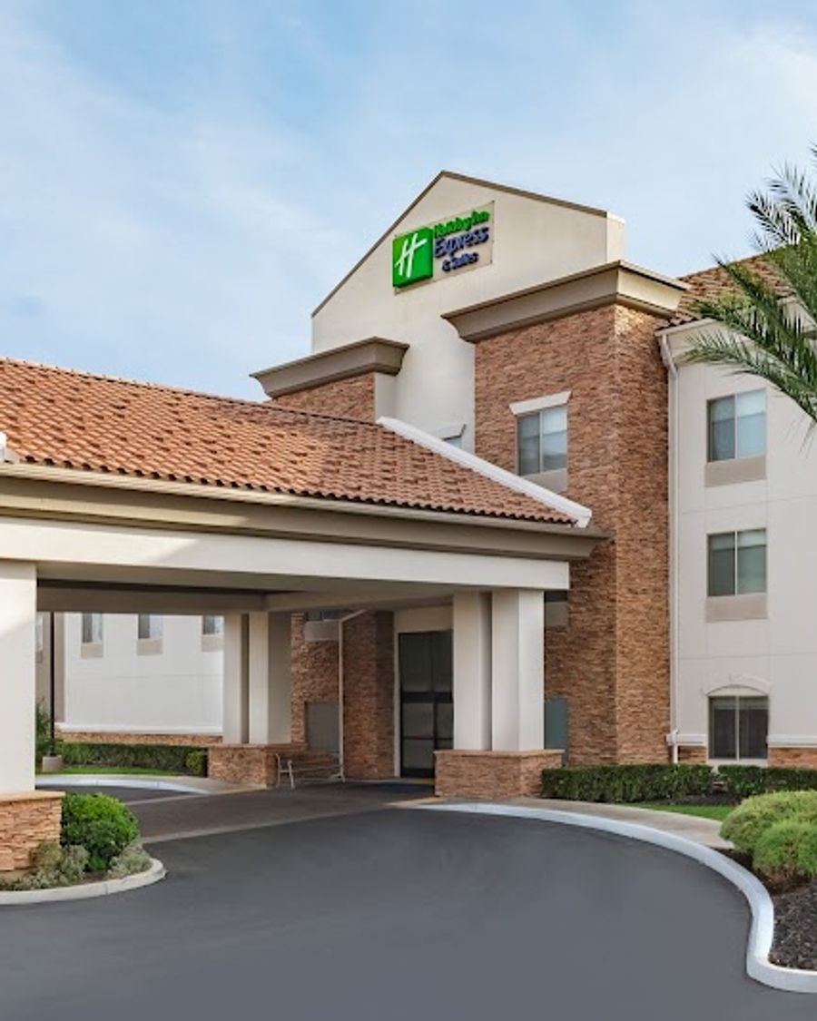 Holiday Inn Express & Suites Merced - Yosemite Natl Park Area by IHG