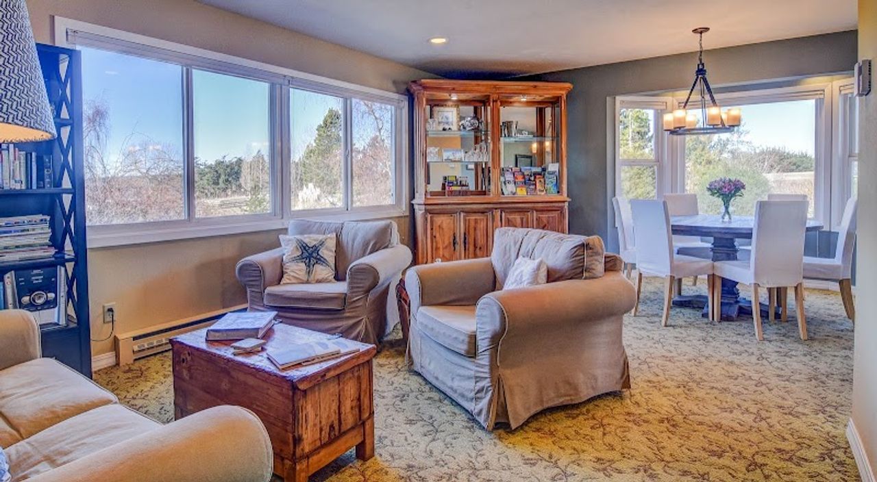 Photo of Trumpeter Inn Bed & Breakfast