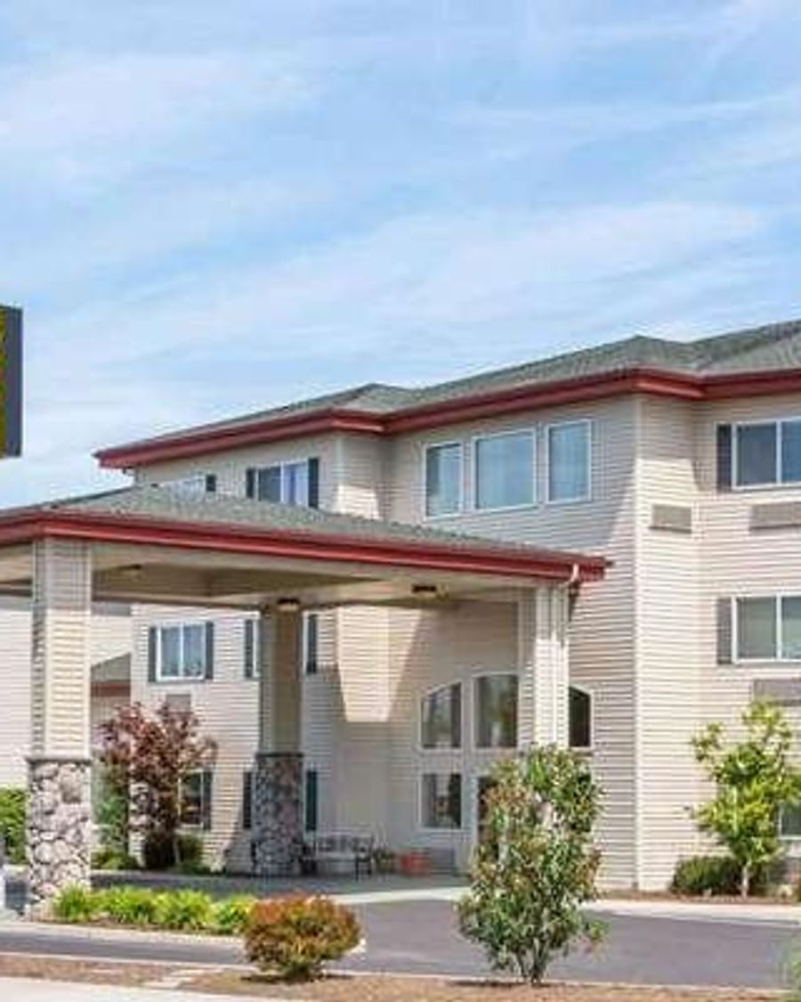 Super 8 by Wyndham Central Pt Medford