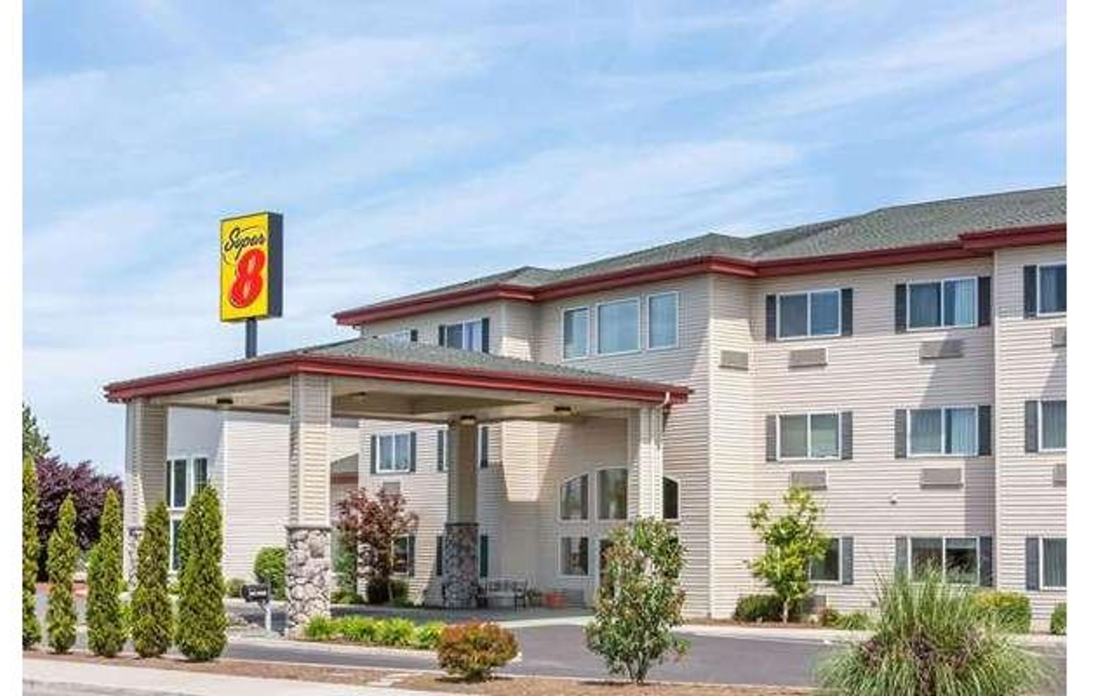 Super 8 by Wyndham Central Pt Medford