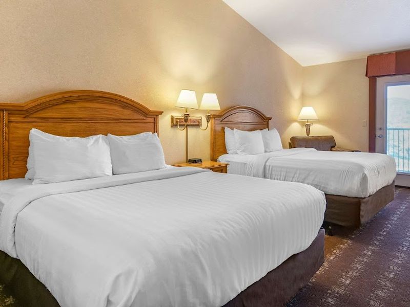 Photo of The Kathryn Riverfront Inn, Ascend Hotel Collection