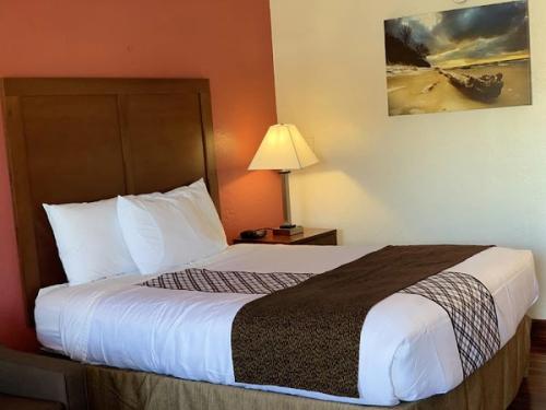 Photo of Red Carpet Inn Medford, OR