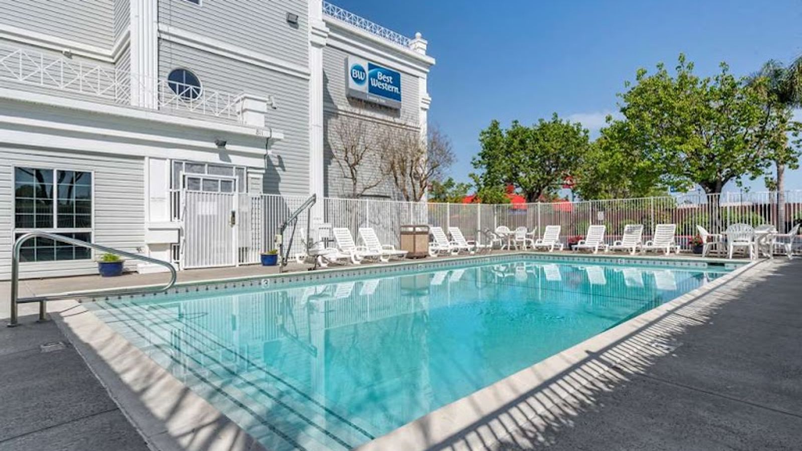 Photo of Best Western Luxury Inn