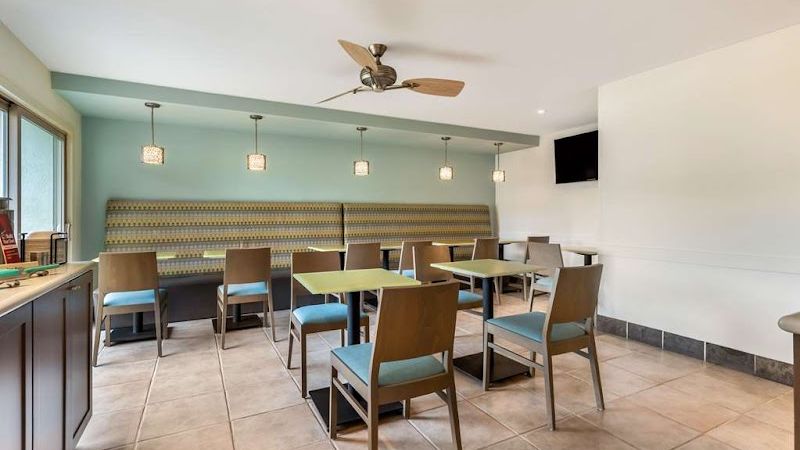 Photo of Best Western Plus Monterey Inn - Breakfast room