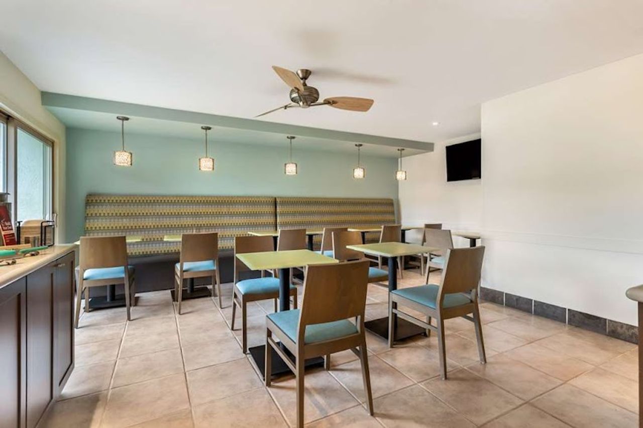 Photo of Best Western Plus Monterey Inn - Breakfast room