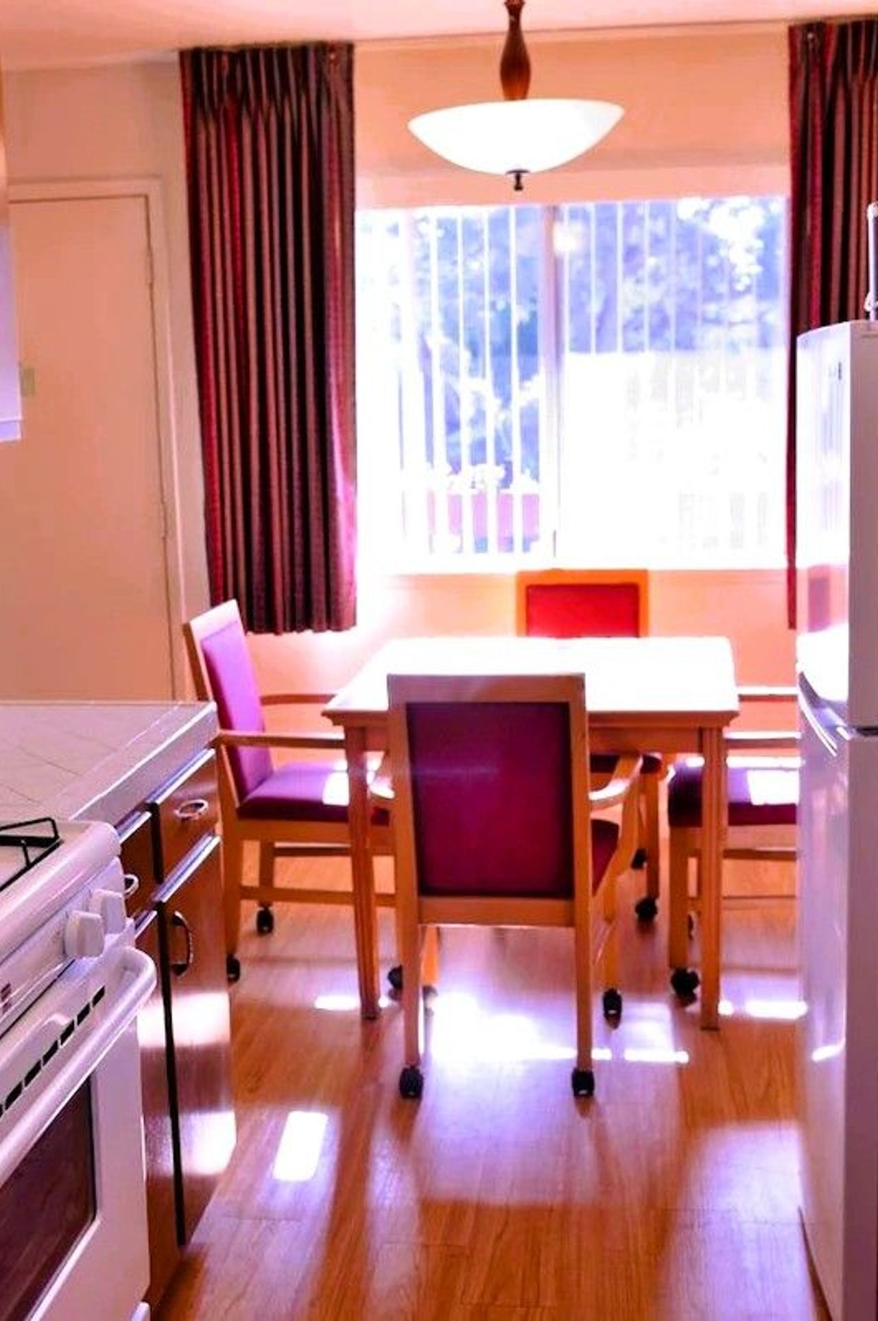 Pacific Gardens Inn - Fully equipped kitchens in suites