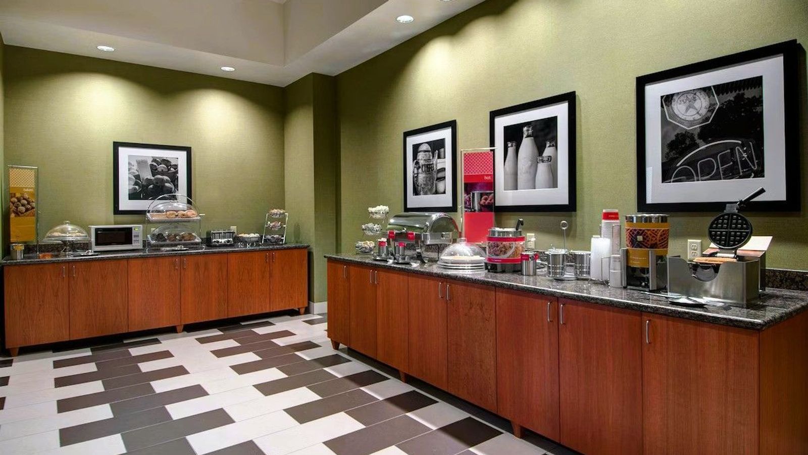 Photo of Hampton Inn & Suites Astoria - Complimentary daily hot breakfast buffet