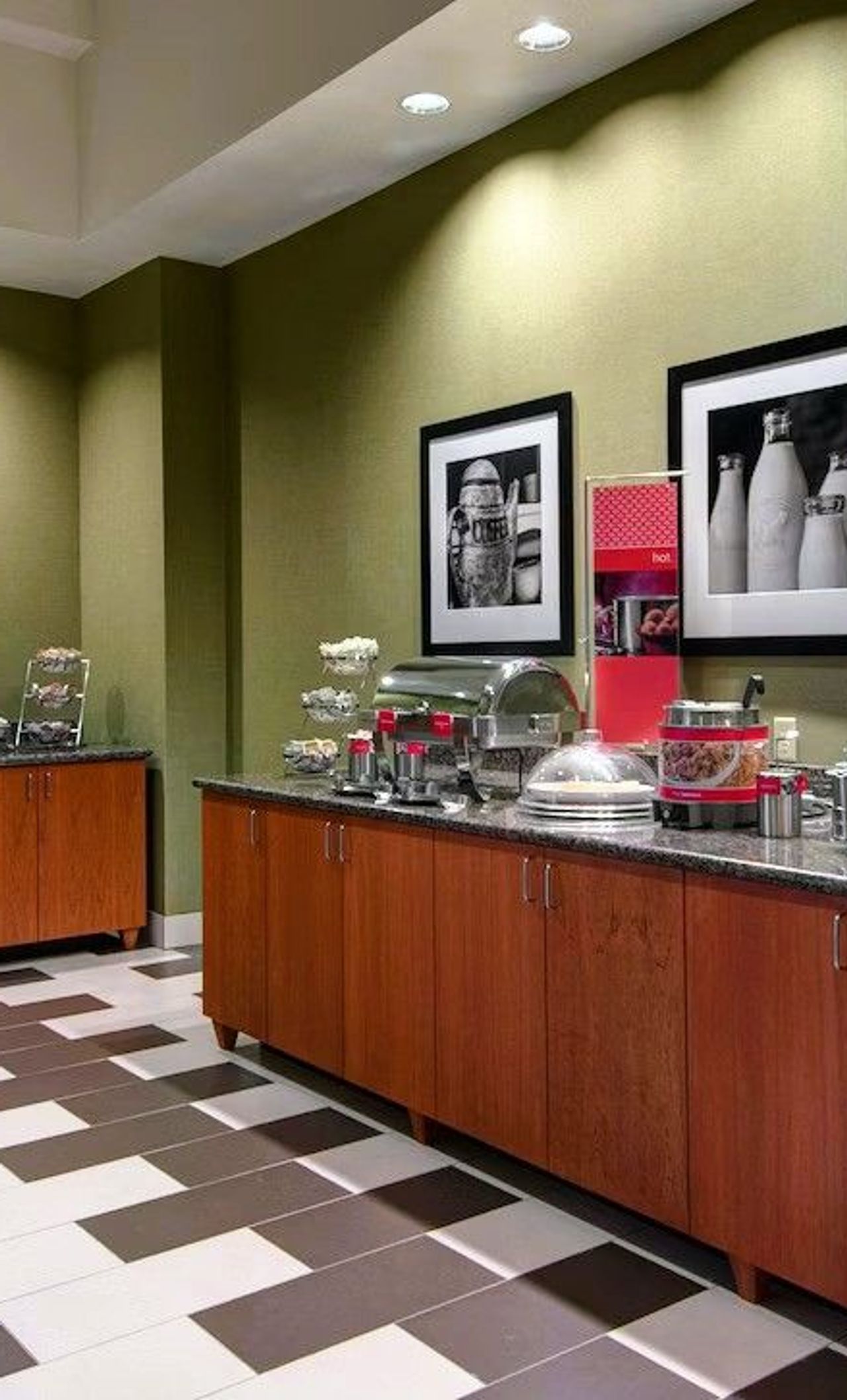 Photo of Hampton Inn & Suites Astoria - Complimentary daily hot breakfast buffet