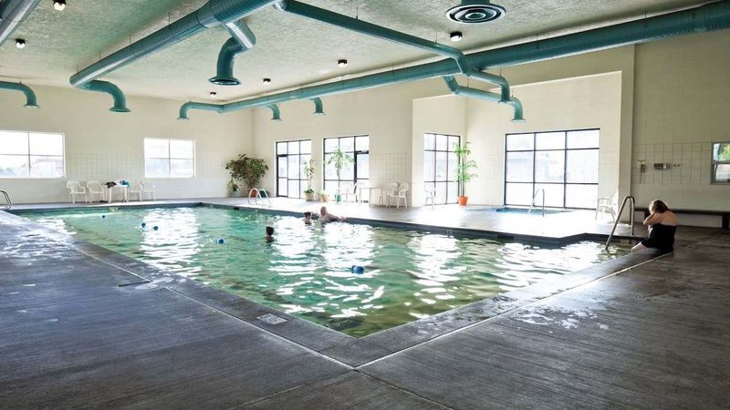 Benny's Colville Inn - Indoor Pool