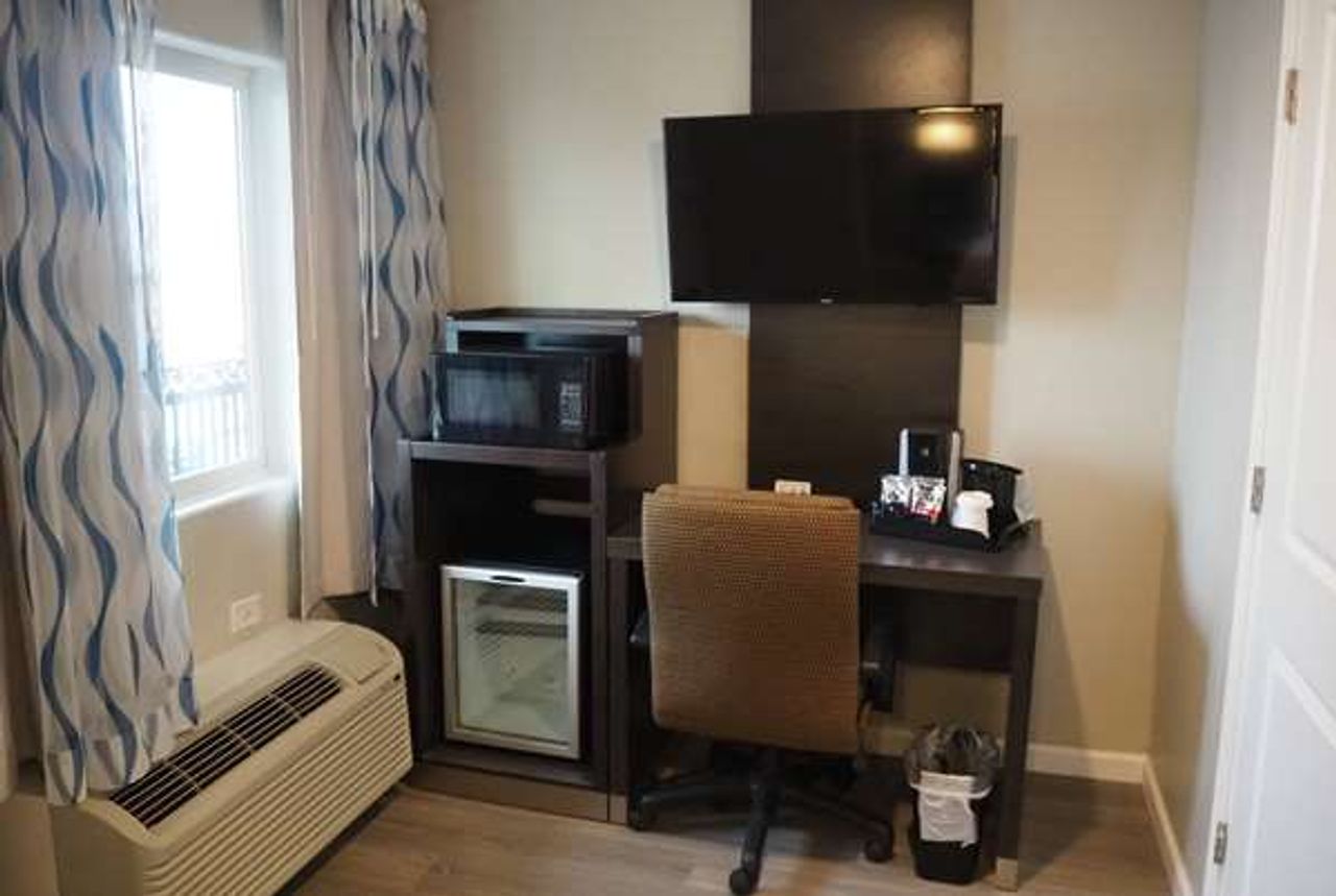 Photo of Days Inn by Wyndham Galt/Elk Grove South