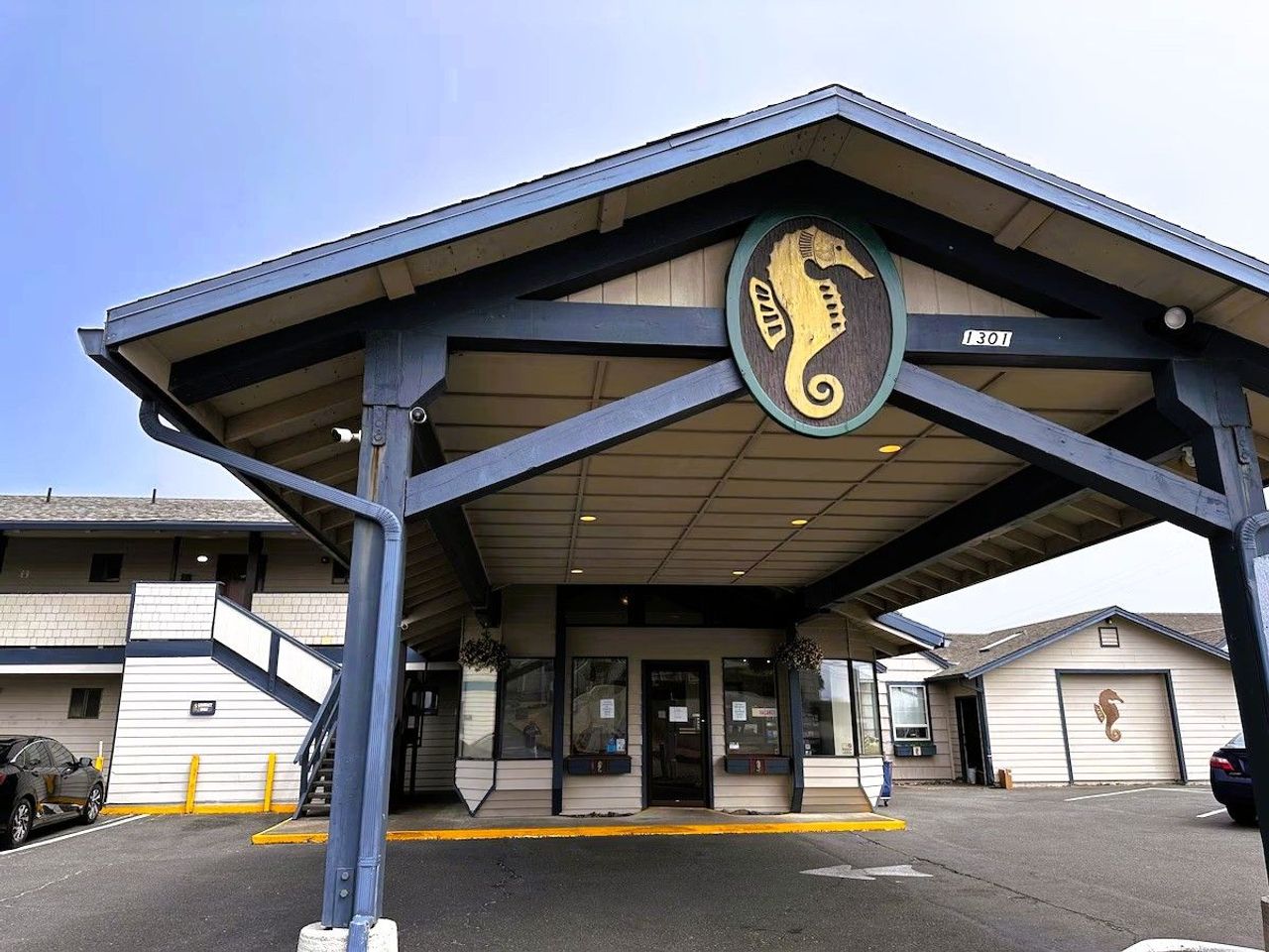 Seahorse Oceanfront Lodging