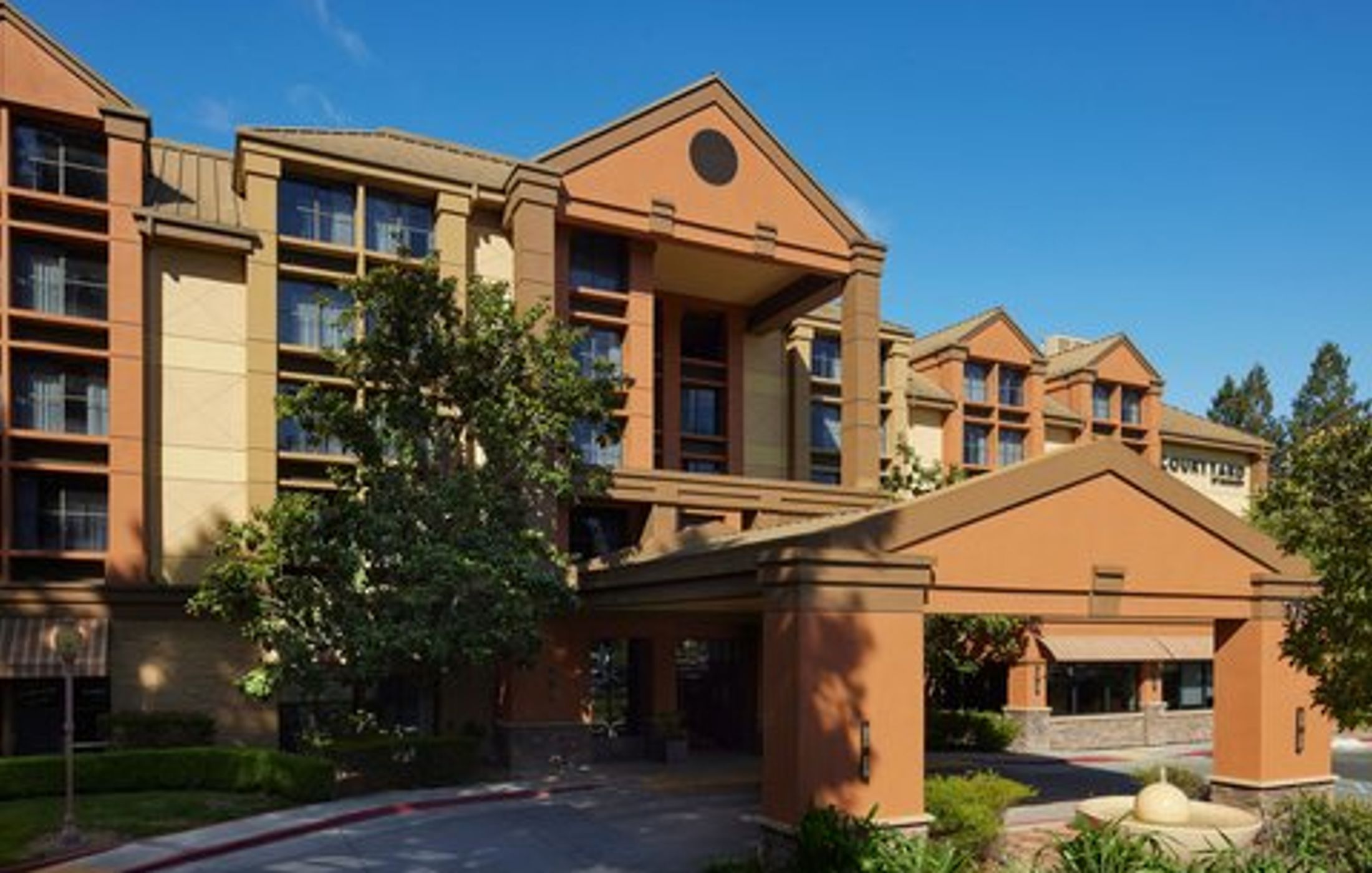 Courtyard Santa Rosa
