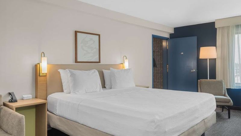 Photo of Spark by Hilton Bakersfield Central