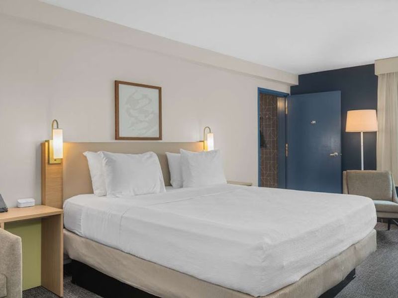 Photo of Spark by Hilton Bakersfield Central