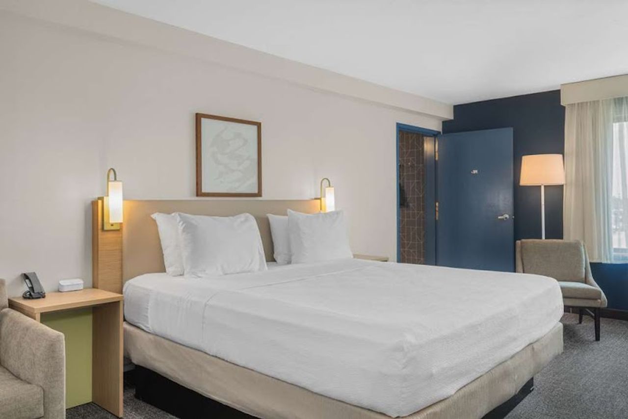 Photo of Spark by Hilton Bakersfield Central