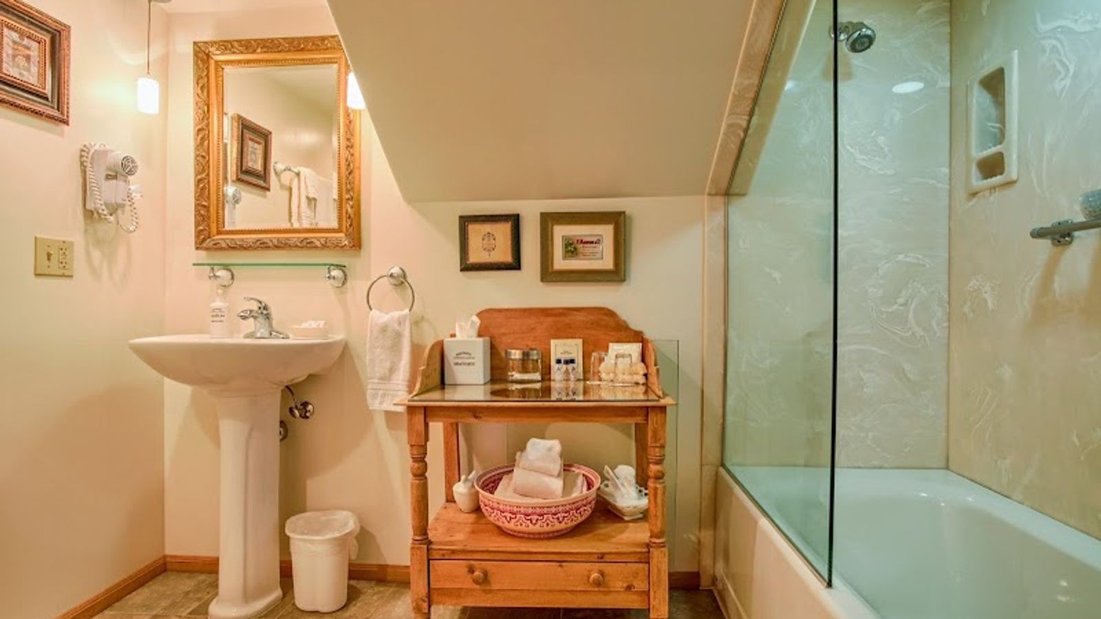 Photo of Ashland Creek Inn