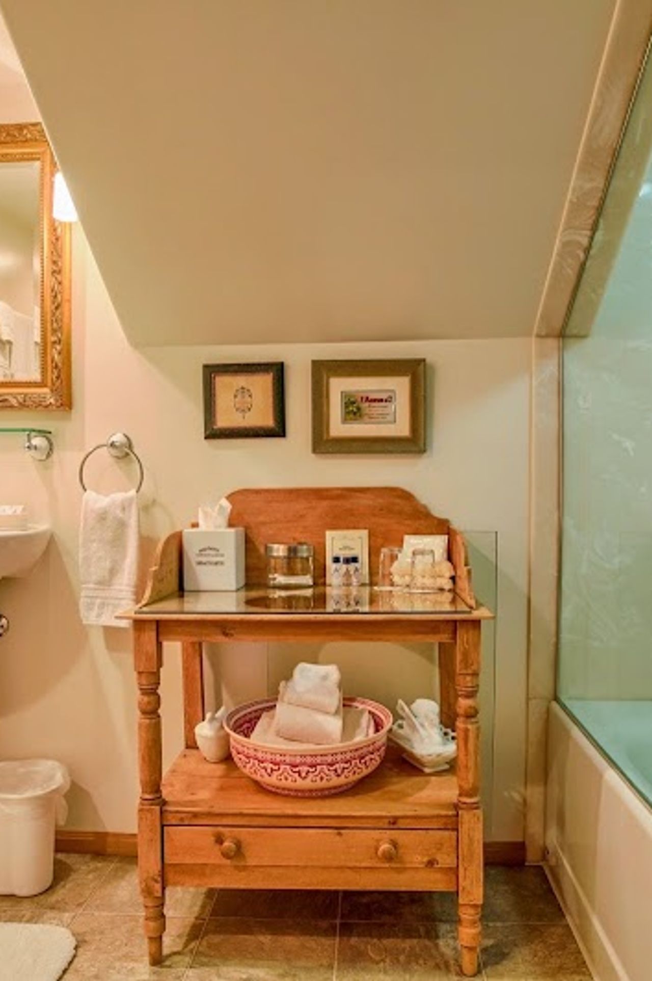 Photo of Ashland Creek Inn