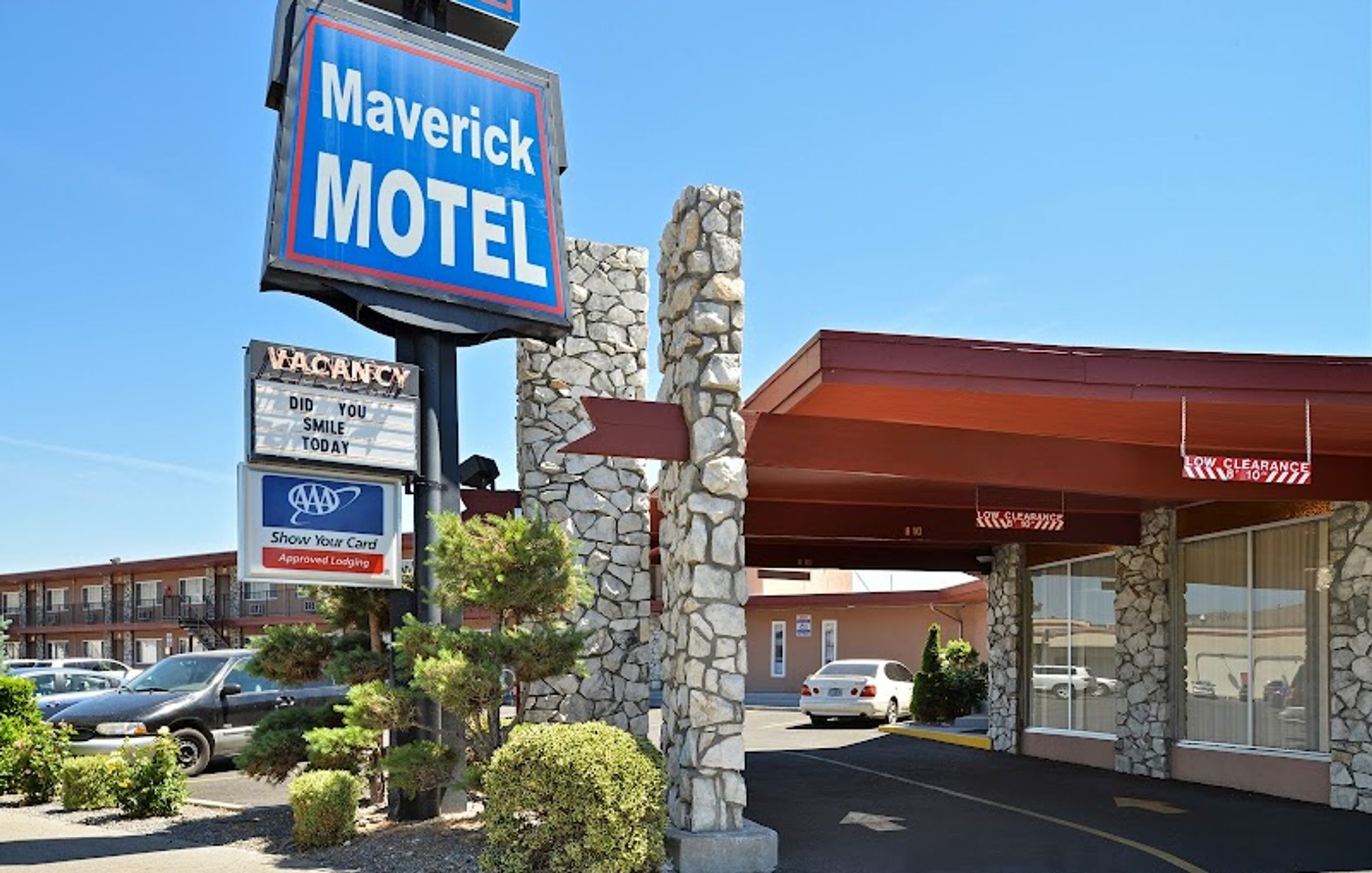 Maverick Motel