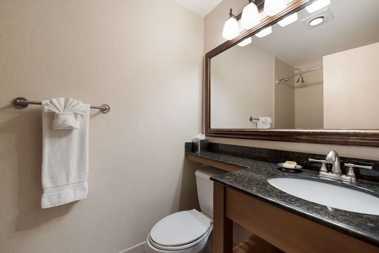 Photo of Best Western Plus Kentwood Lodge