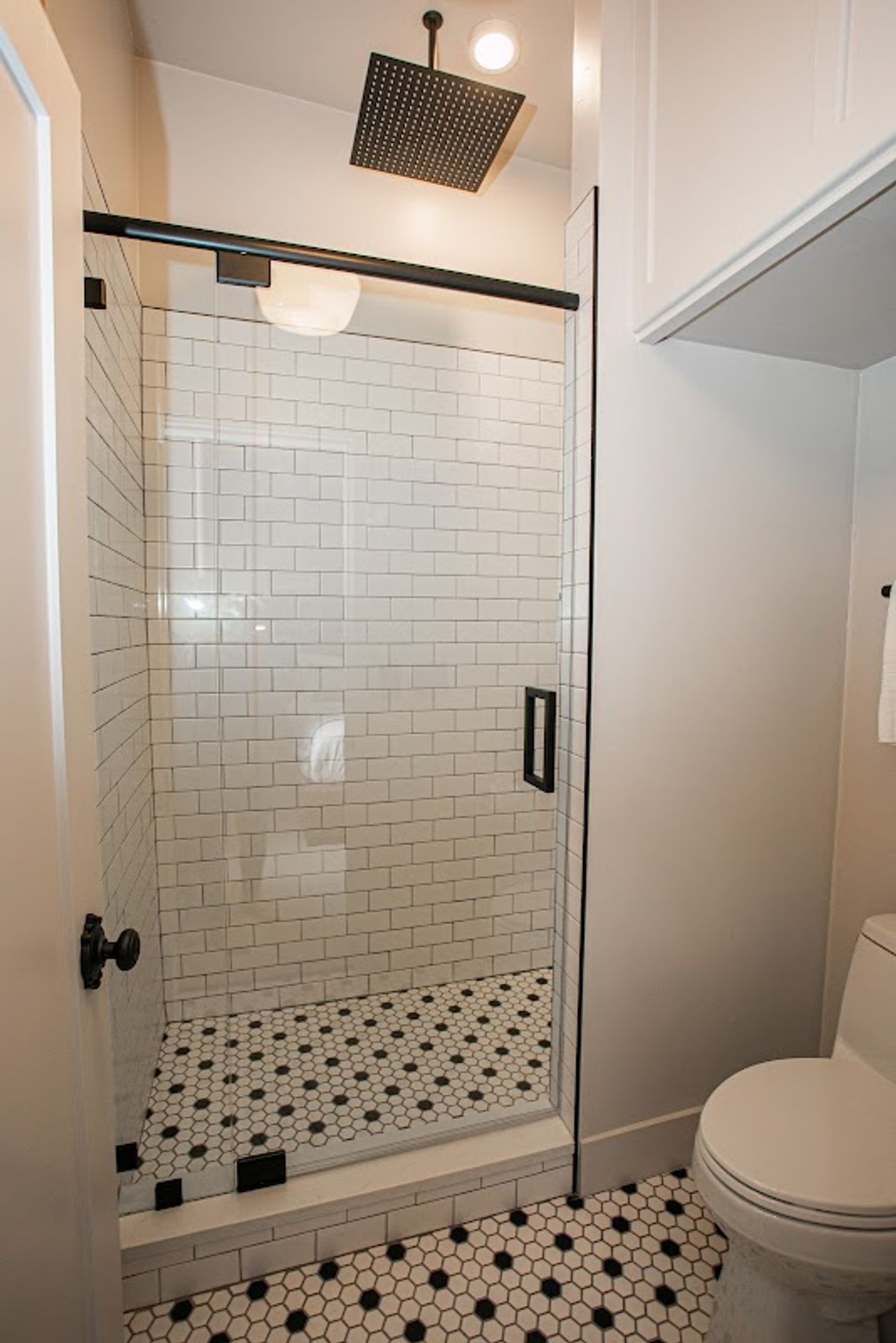 Photo of Jacksonville Inn - Bathroom, Walk-in showers
