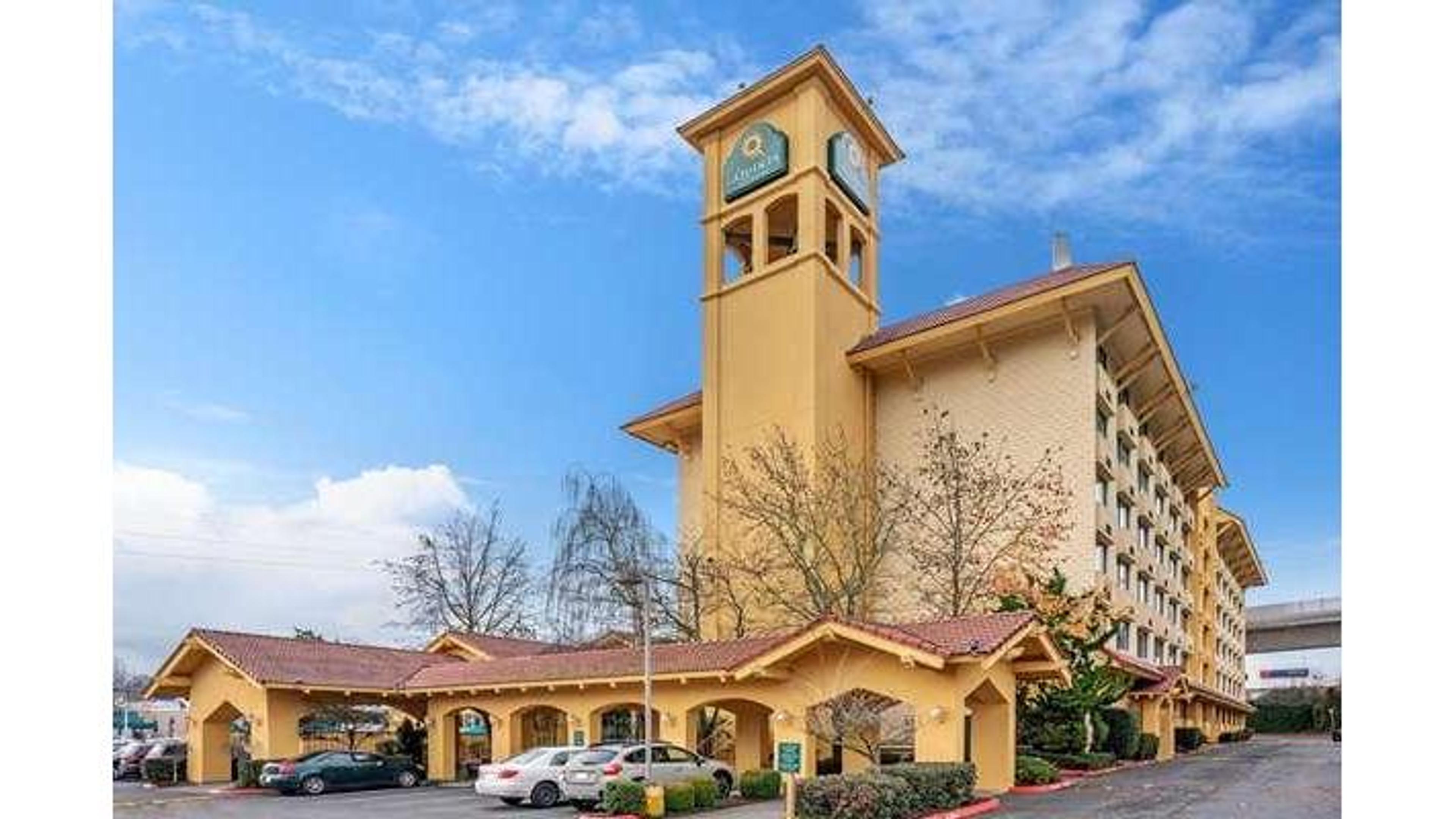 La Quinta Inn & Suites by Wyndham Seattle Sea-Tac Airport