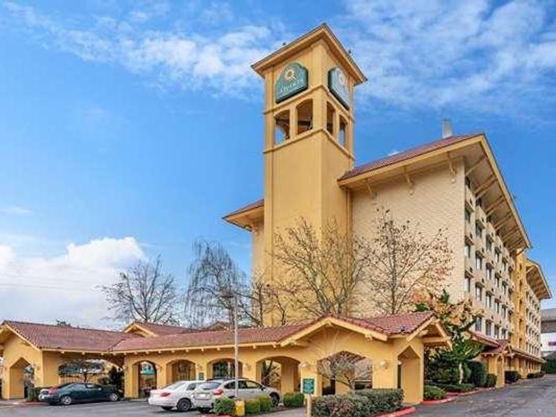 La Quinta Inn & Suites by Wyndham Seattle Sea-Tac Airport