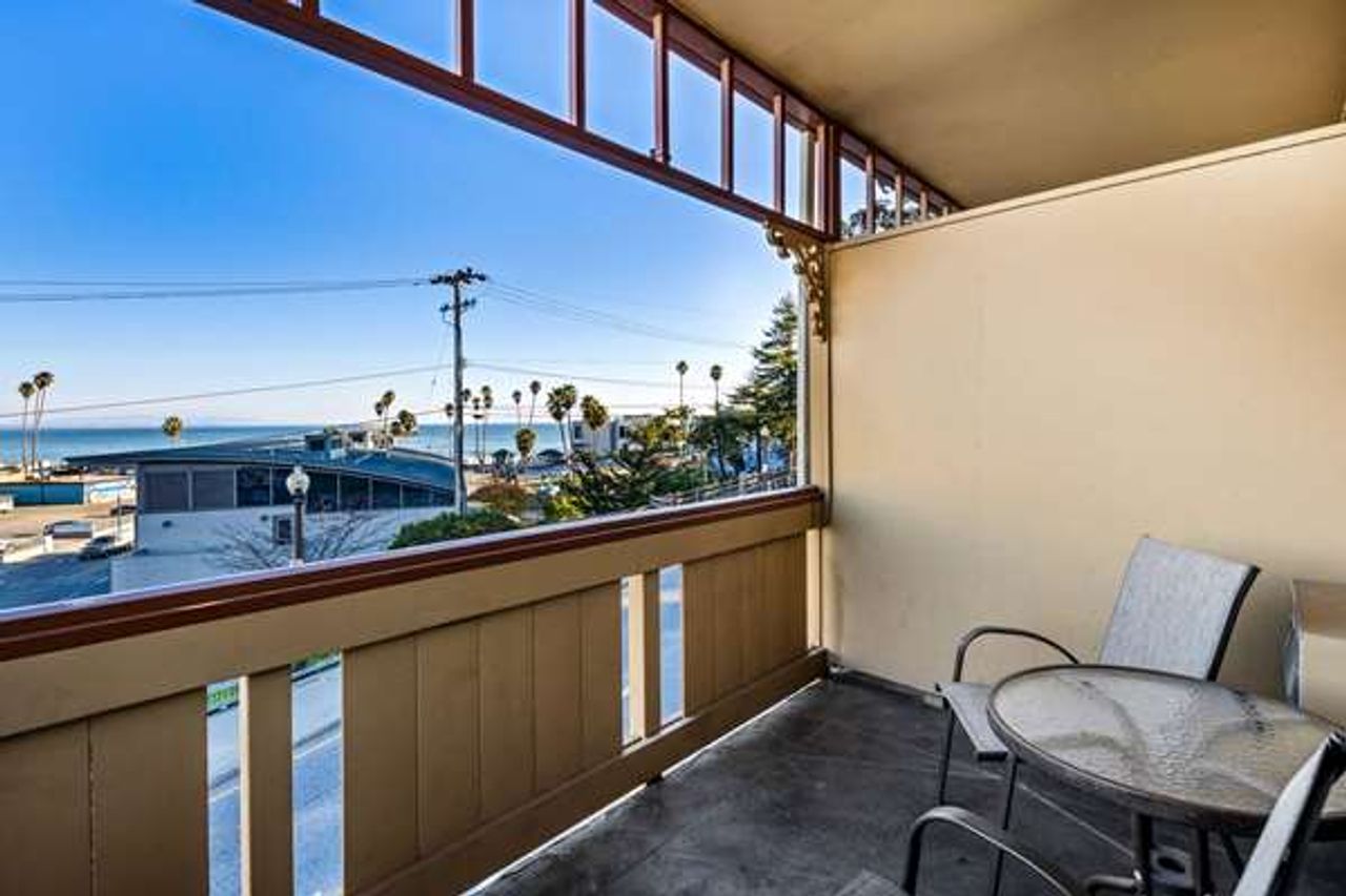 Photo of Howard Johnson by Wyndham Santa Cruz Beach Boardwalk