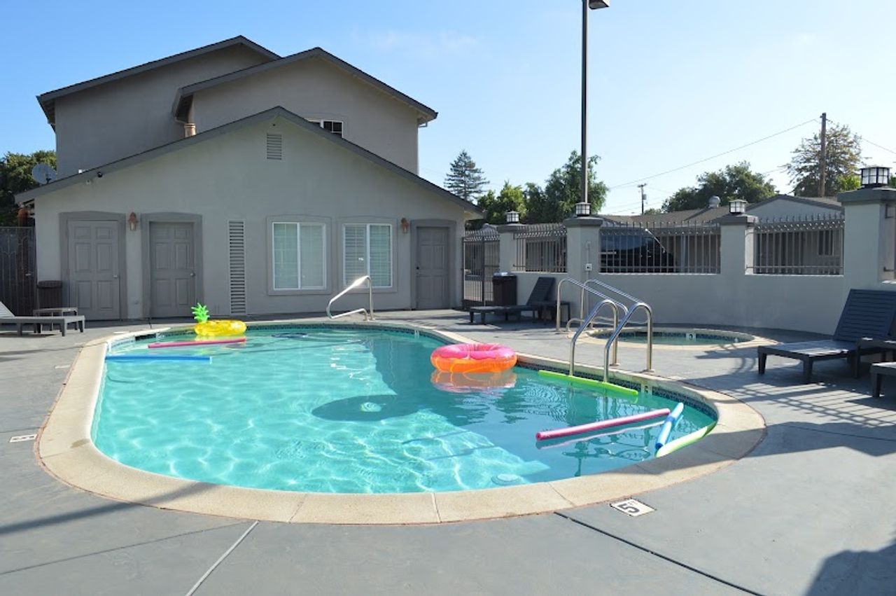 Photo of Fairview Inn & Suites