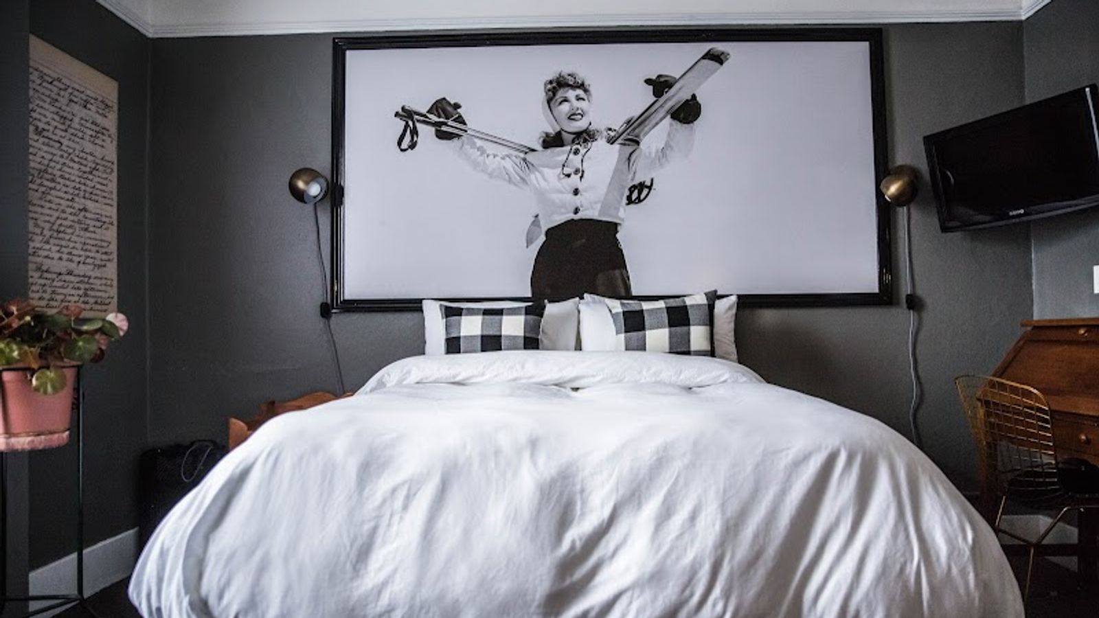 Photo of Hood River Hotel