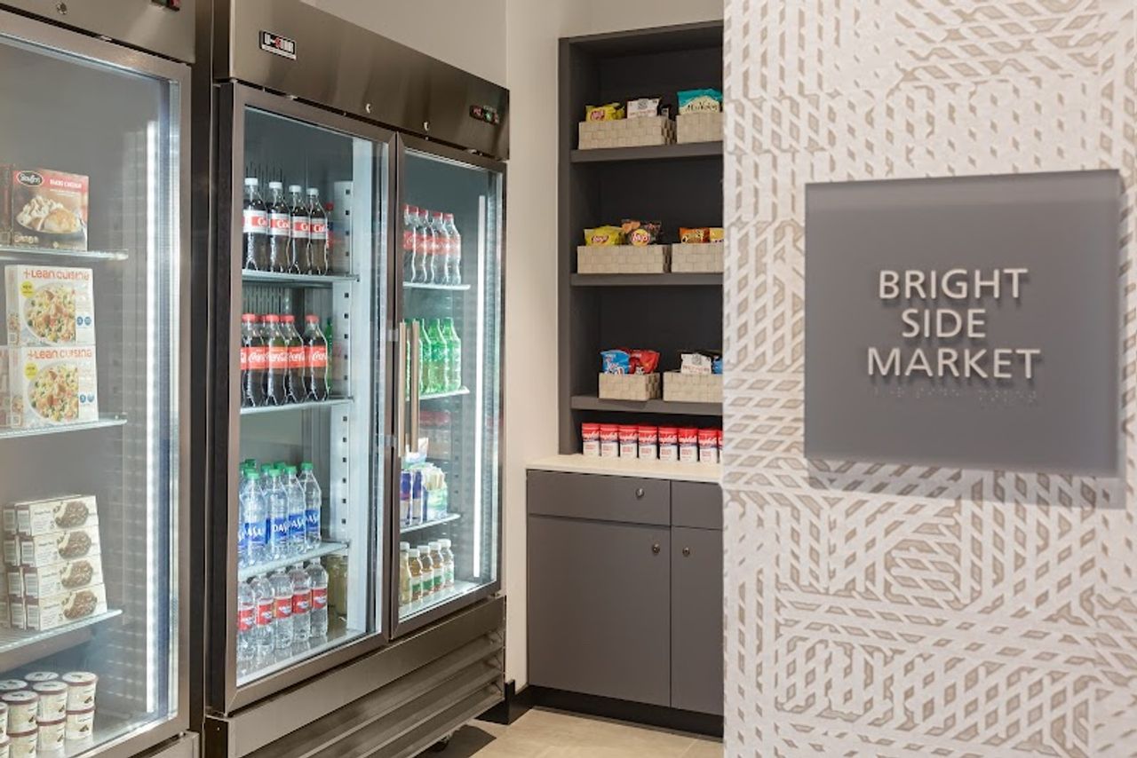 Photo of La Quinta Inn & Suites by Wyndham Santa Rosa Sonoma