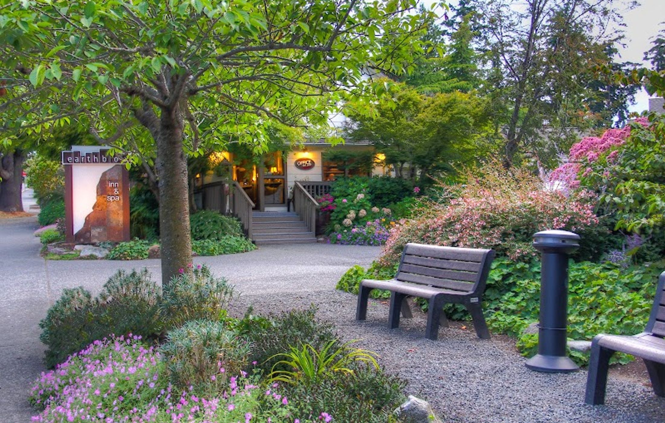 Earthbox Inn & Spa