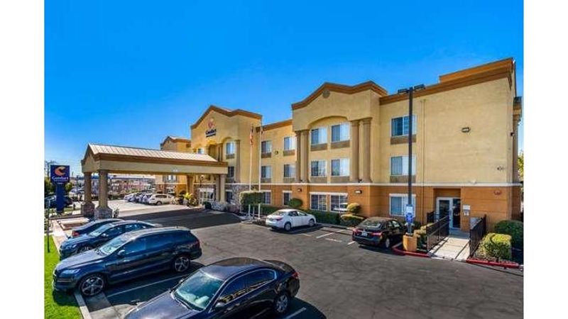 Photo of Comfort Inn & Suites Sacramento - University Area