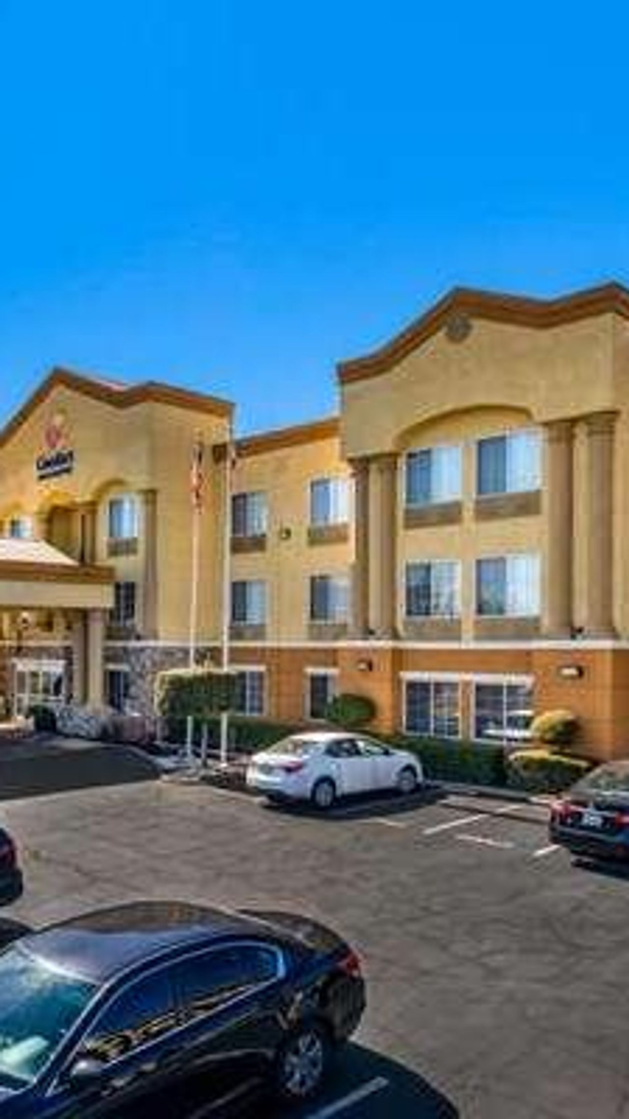 Photo of Comfort Inn & Suites Sacramento - University Area