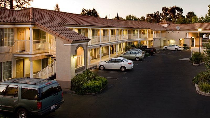 Photo of Super 8 by Wyndham Mountain View