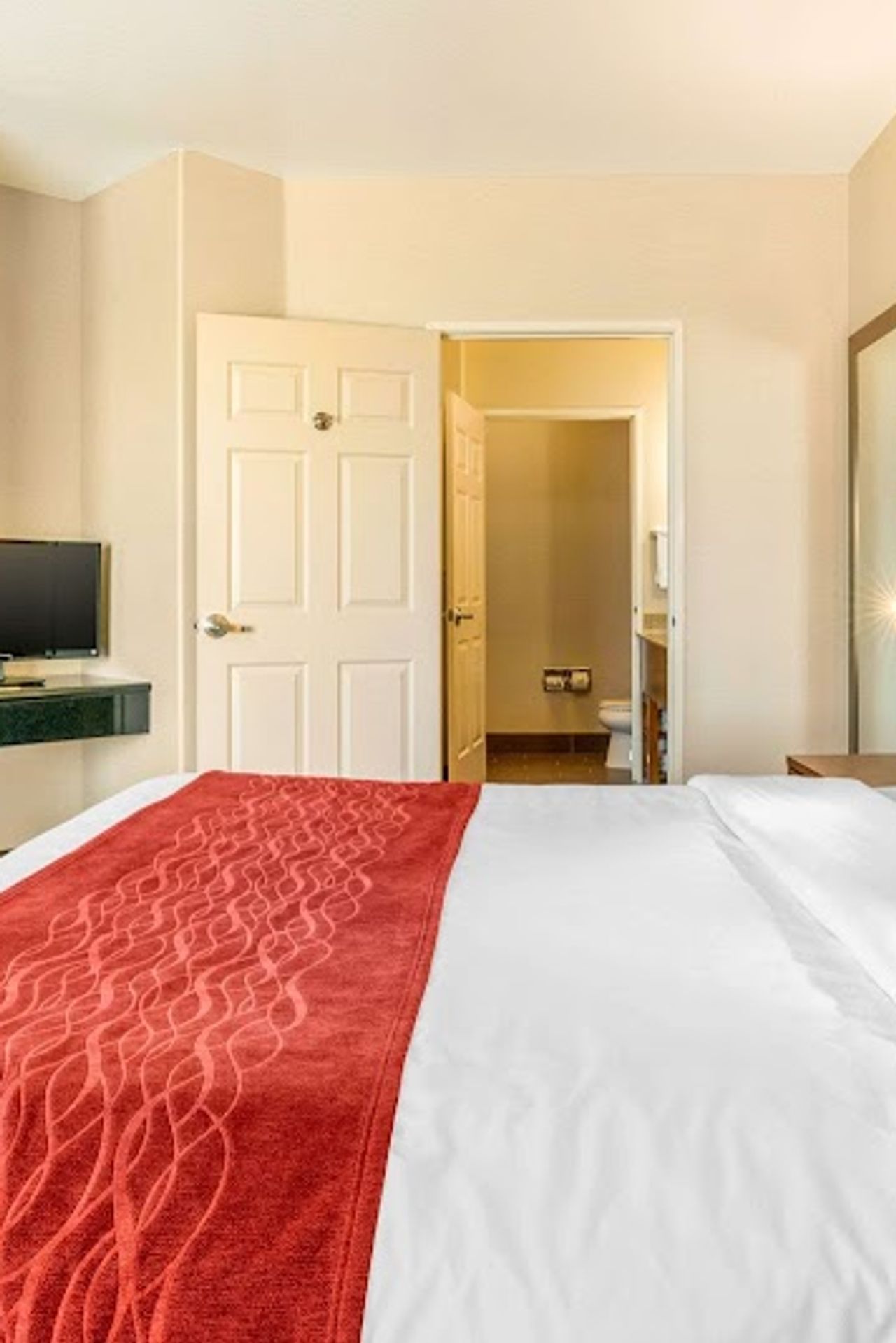Photo of Comfort Inn & Suites Galt - Lodi North