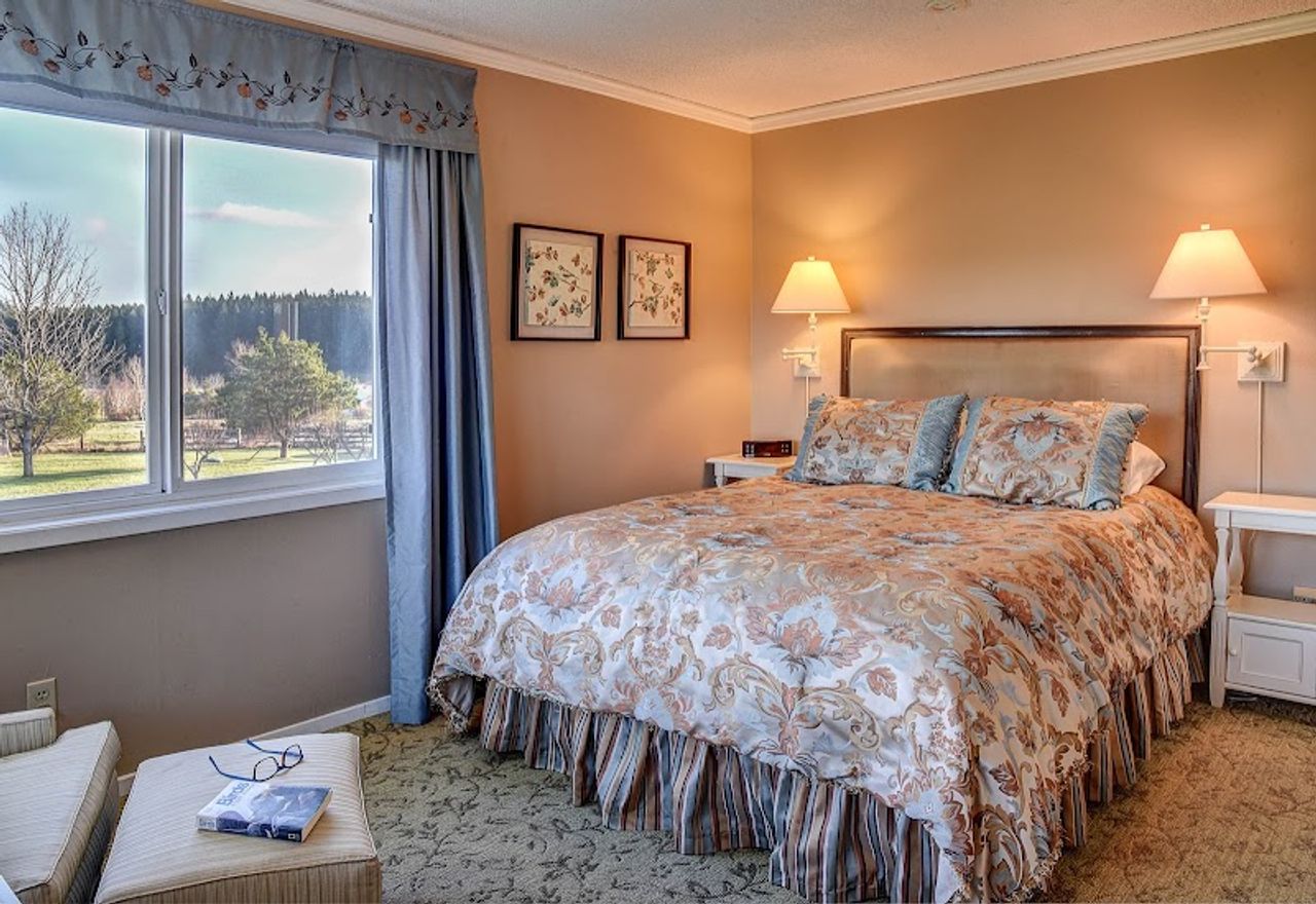 Photo of Trumpeter Inn Bed & Breakfast