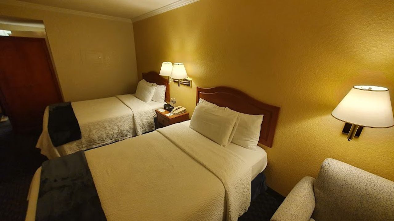 Photo of The Marina Inn on San Francisco Bay