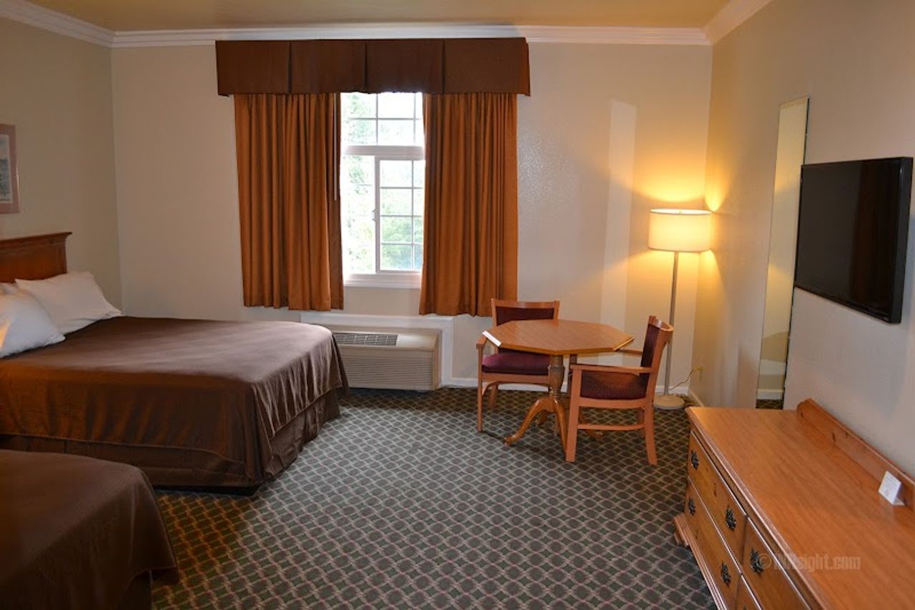 Photo of The Miramar Inn & Suites