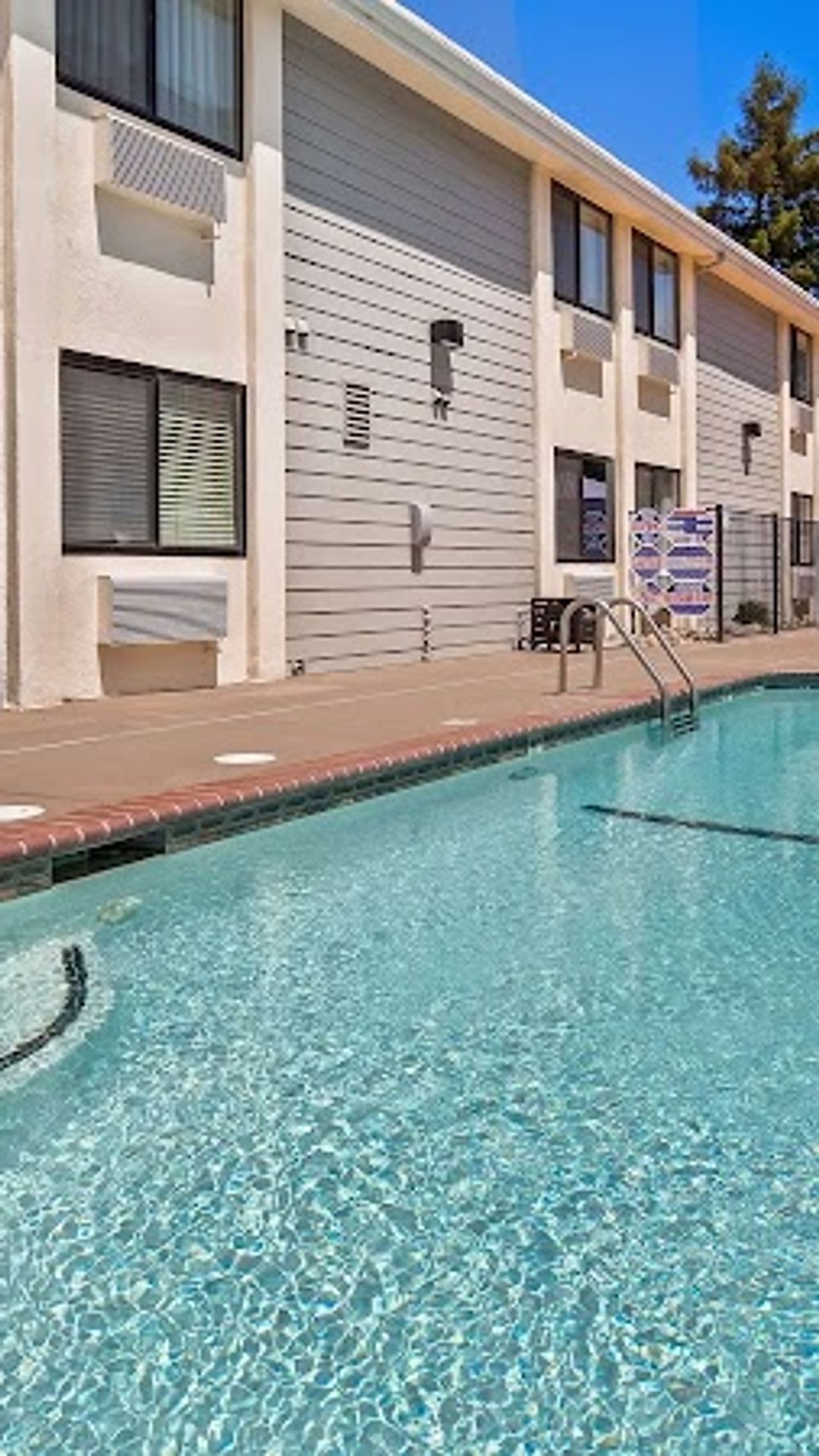 Photo of Best Western Town & Country Lodge