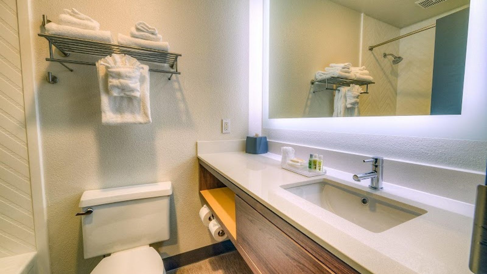 Photo of Holiday Inn Tacoma Mall, an IHG Hotel