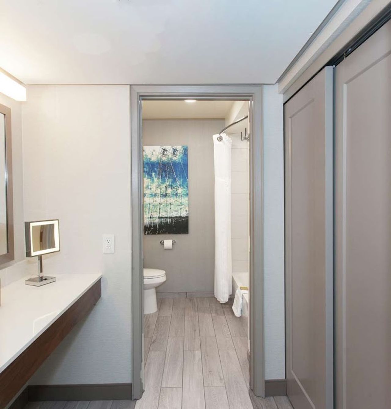 Photo of DoubleTree by Hilton Hotel Bakersfield